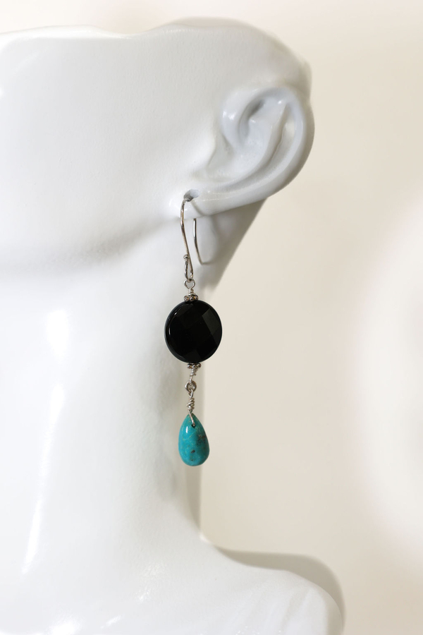 Onyx Disk with Turquoise Teardrop